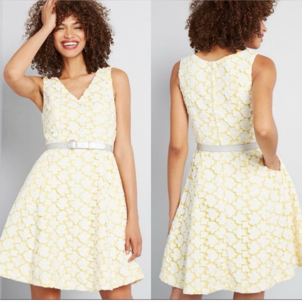 ModCloth -Lovely lace fit and flare retro knee length dress.Size M